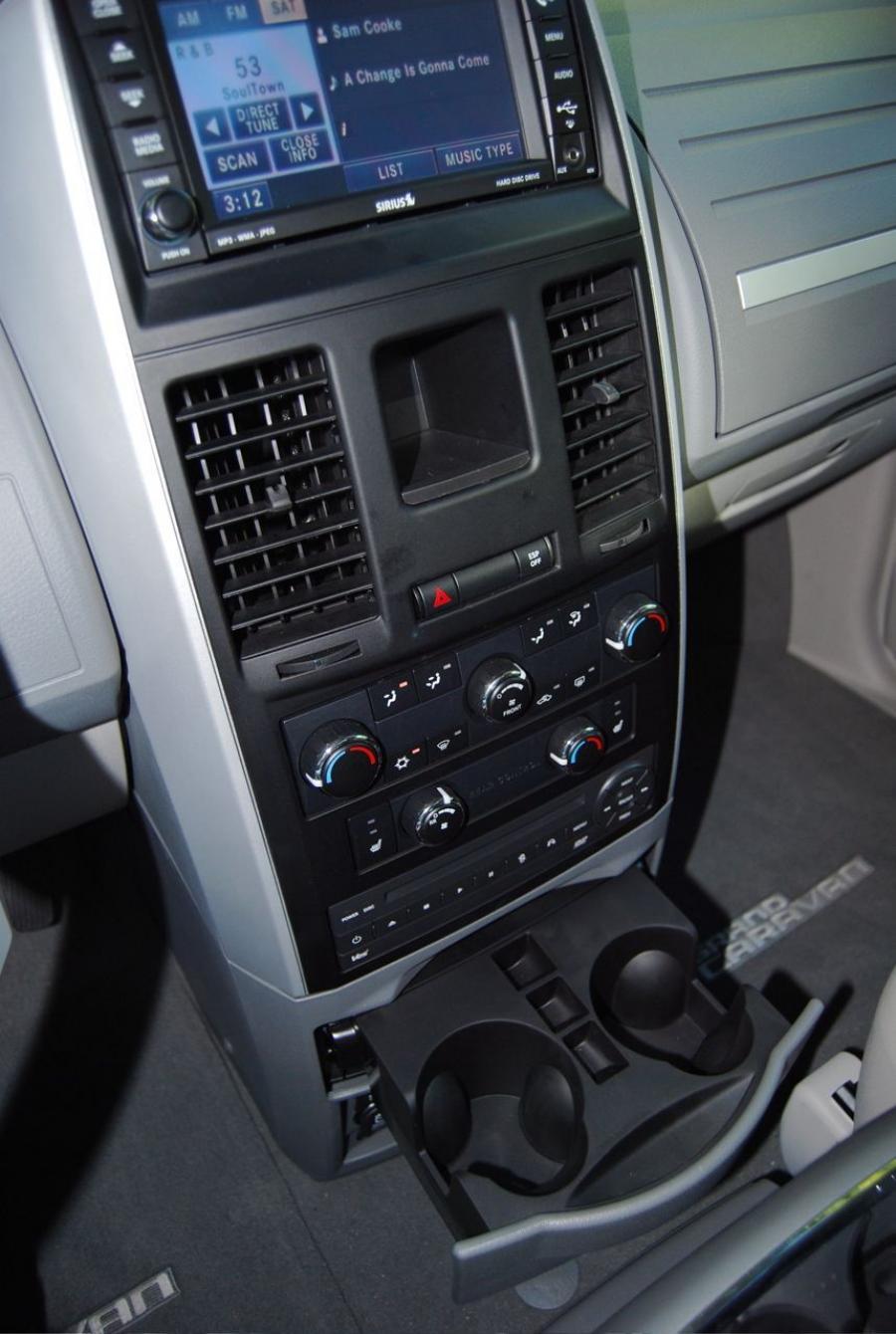  Dodge Grand Caravan SXT 2008 года  (фото 52 из 67)
